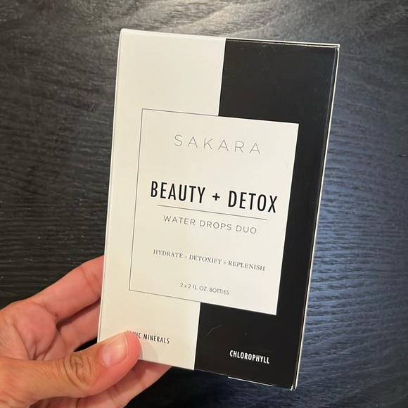 SAKARA Beauty + Detox Water Drops Duo (NIB) - Picture 1 of 5